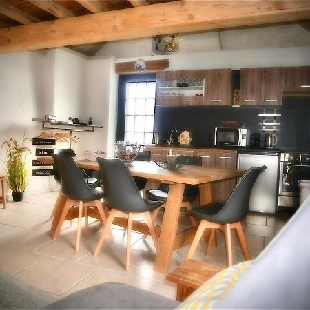 La Cabane Du Chasseur Flines-Les-Mortagne Luaran gambar